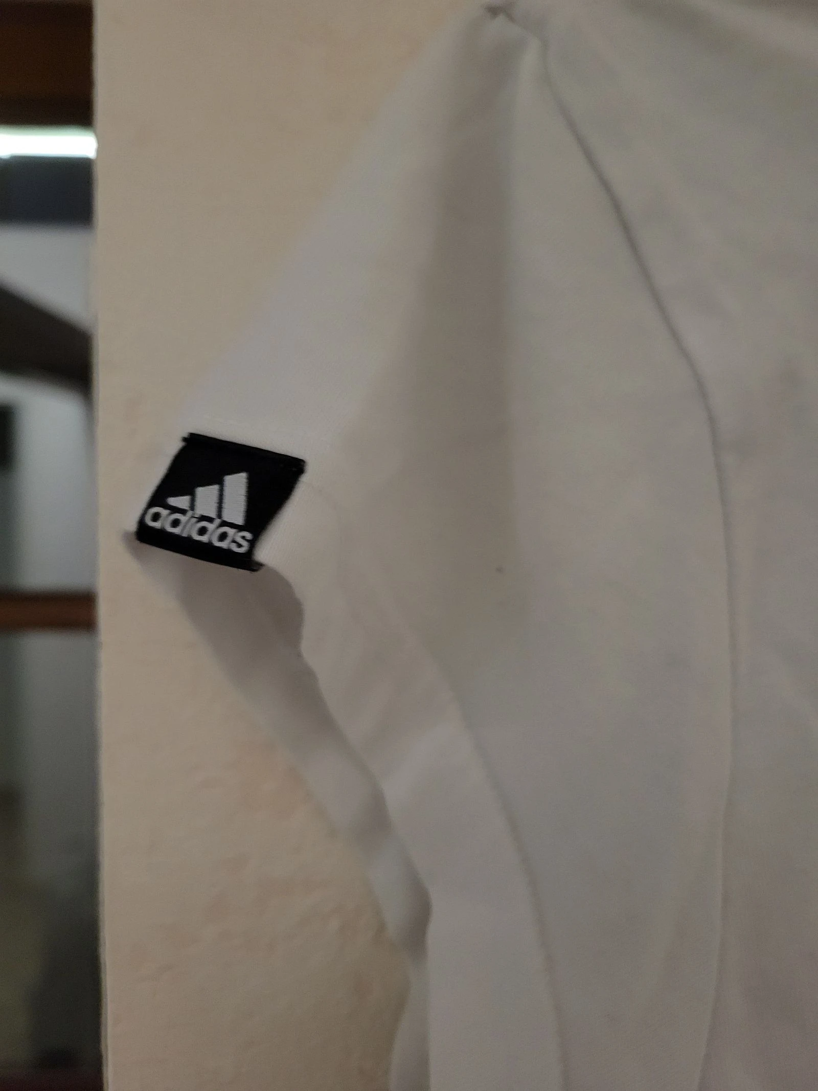 T-shirt Adidas Climalite – Motivo Pista de Atletismo e Skyline – Tamanho L – photo 4